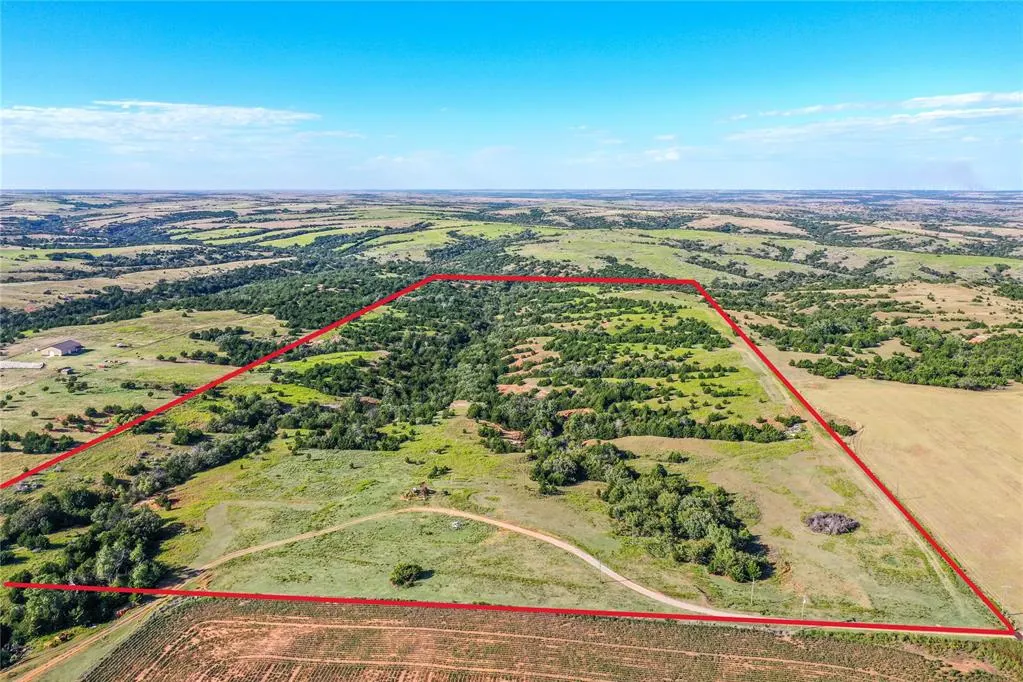 Photo 15 — 0000 N 2360 Road, Thomas, OK 73669