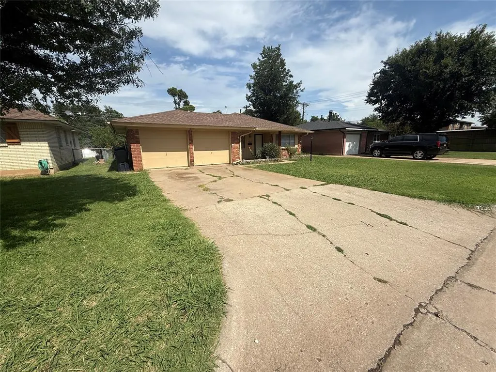 Photo 2 — 7304 S Douglas Place, Oklahoma City, OK 73139