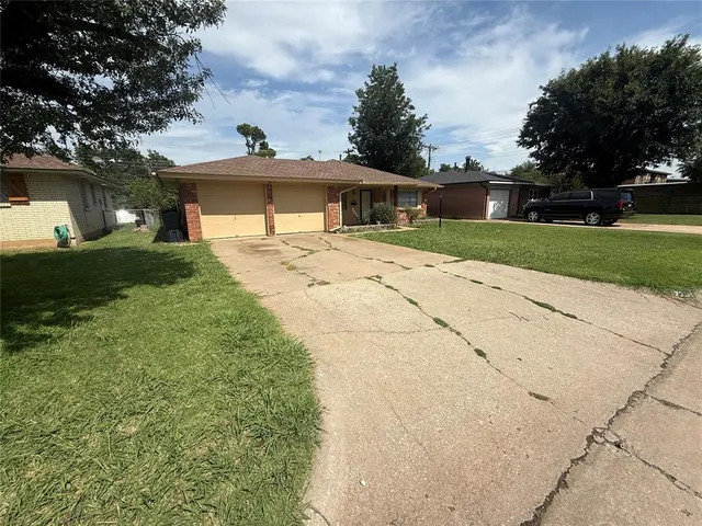 Photo 2 — 7304 S Douglas Place, Oklahoma City, OK 73139