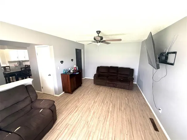 Photo 8 — 7304 S Douglas Place, Oklahoma City, OK 73139