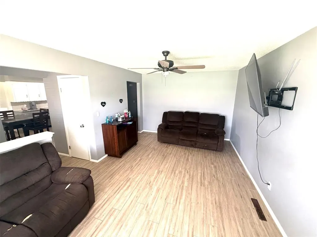 Photo 10 — 7304 S Douglas Place, Oklahoma City, OK 73139