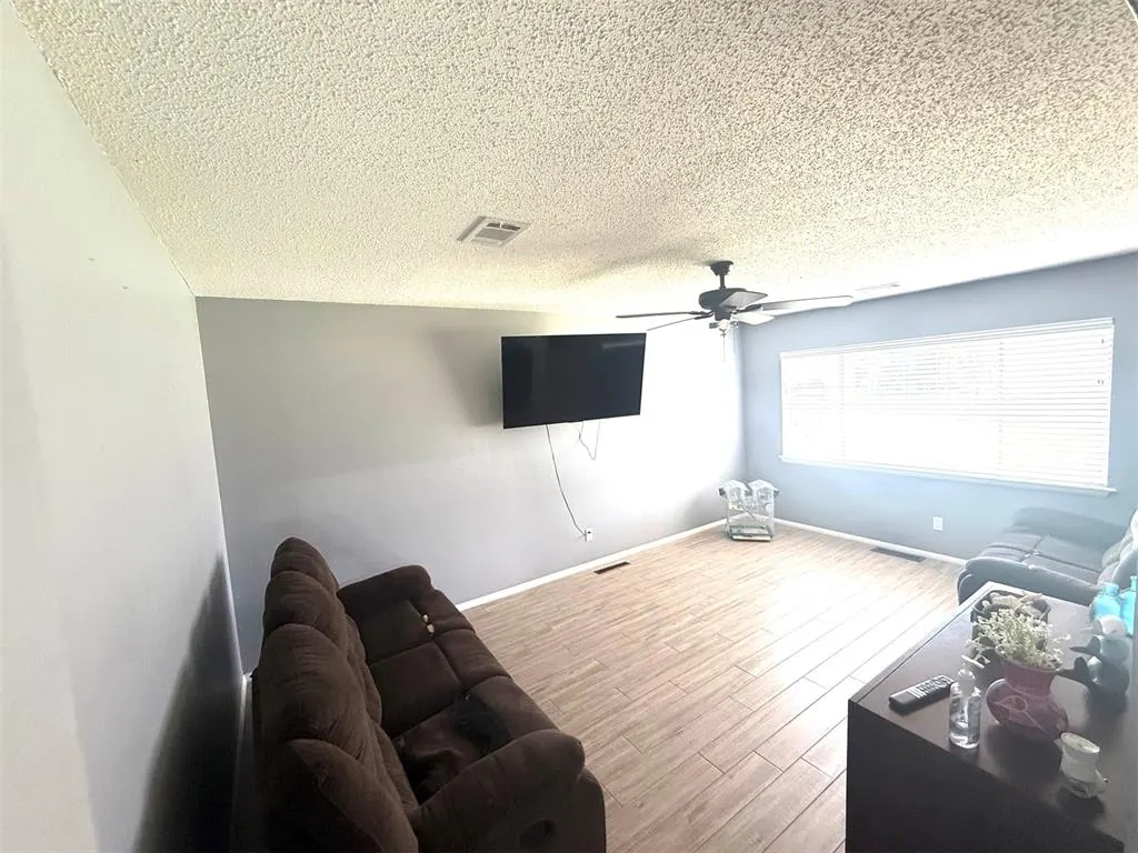 Photo 11 — 7304 S Douglas Place, Oklahoma City, OK 73139