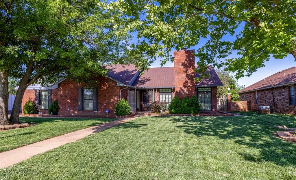 Photo 3 — 2325 East Hills Drive, Moore, OK 73160