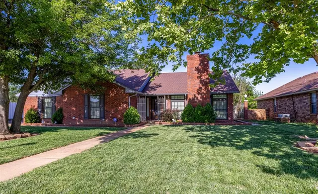 Photo 3 — 2325 East Hills Drive, Moore, OK 73160