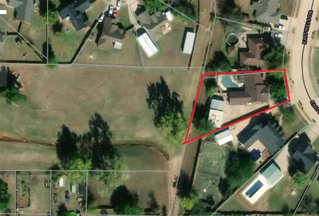Photo 4 — 2325 East Hills Drive, Moore, OK 73160