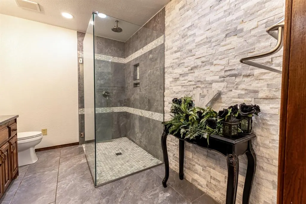 Photo 33 — 2325 East Hills Drive, Moore, OK 73160
