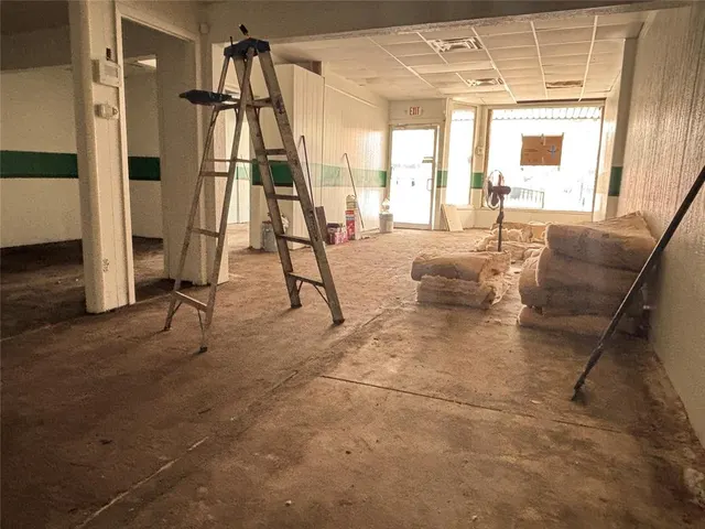 Photo 5 — 210 E Main Street, Davis, OK 73030