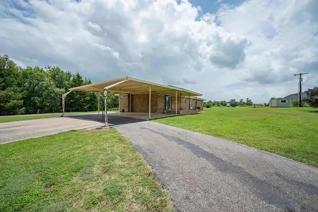Photo 3 — 202 E Park Street, McLoud, OK 74851