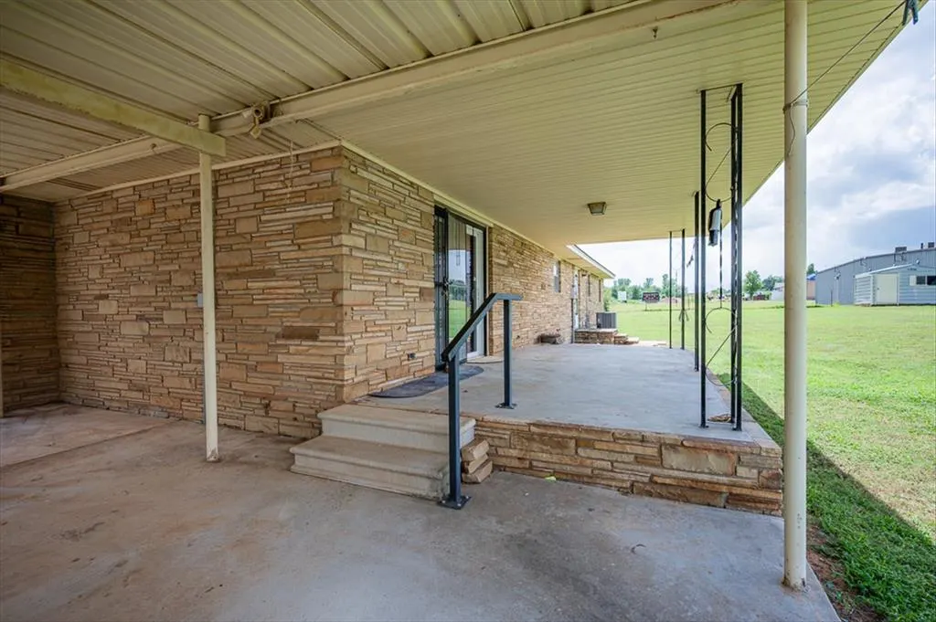 Photo 4 — 202 E Park Street, McLoud, OK 74851