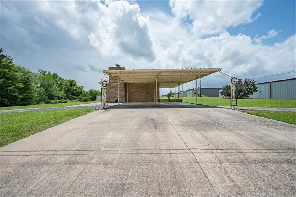 Photo 38 — 202 E Park Street, McLoud, OK 74851
