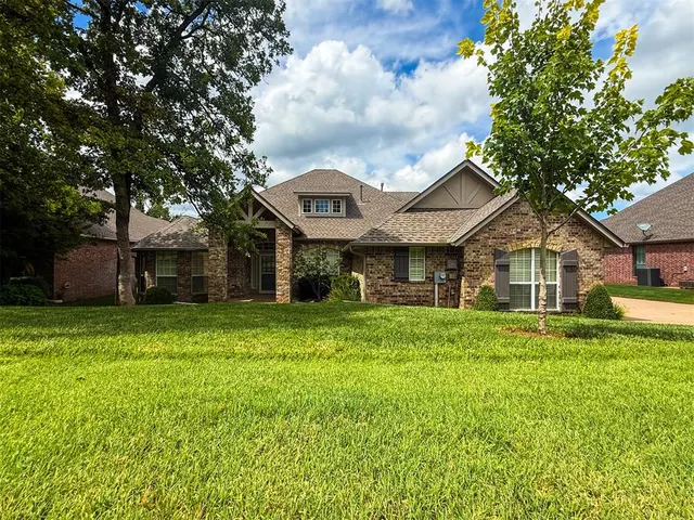 Photo 3 — 2611 Ashe Creek Drive, Edmond, OK 73034