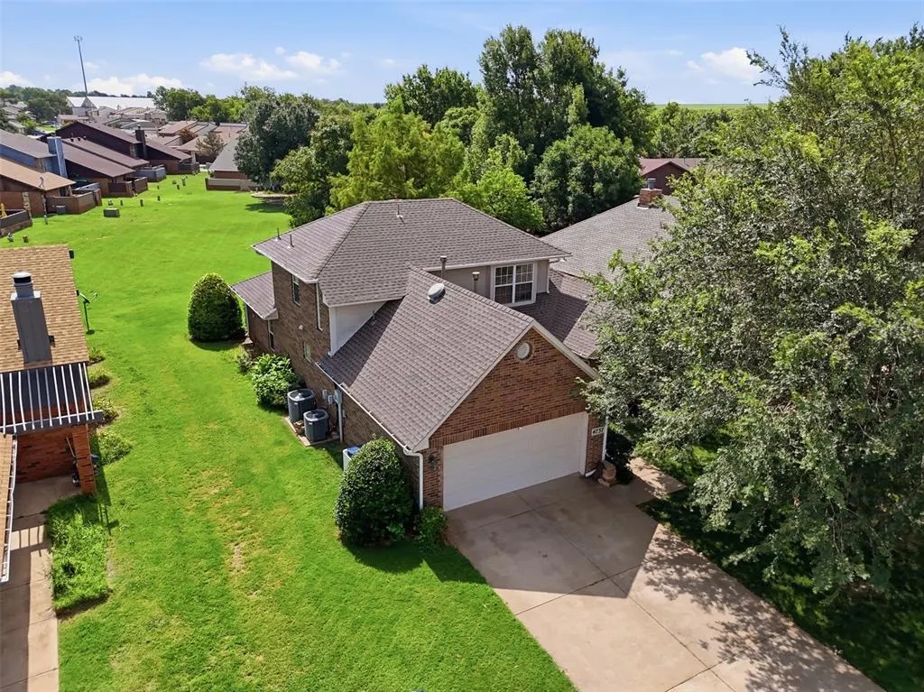 Photo 3 — 4737 Hemlock Circle, Oklahoma City, OK 73162
