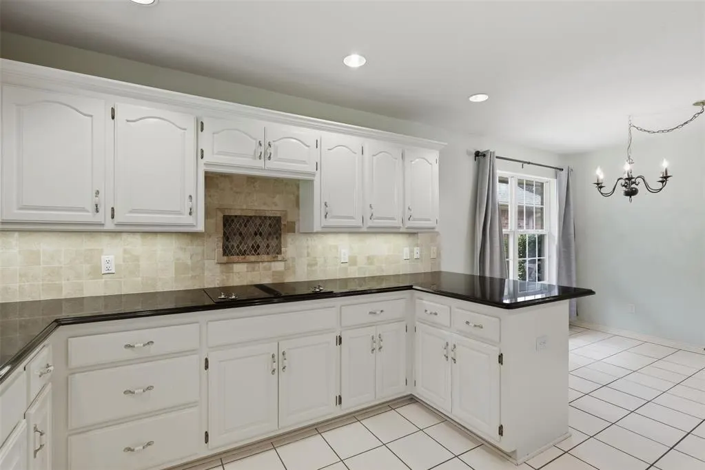 Photo 12 — 4737 Hemlock Circle, Oklahoma City, OK 73162