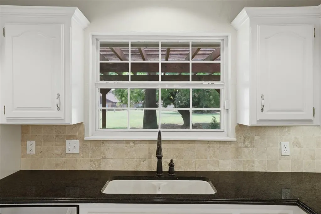 Photo 13 — 4737 Hemlock Circle, Oklahoma City, OK 73162