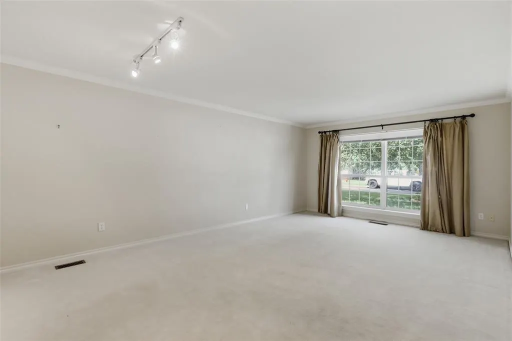 Photo 16 — 4737 Hemlock Circle, Oklahoma City, OK 73162