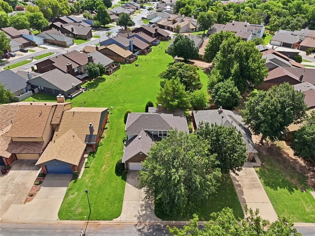 Photo 36 — 4737 Hemlock Circle, Oklahoma City, OK 73162