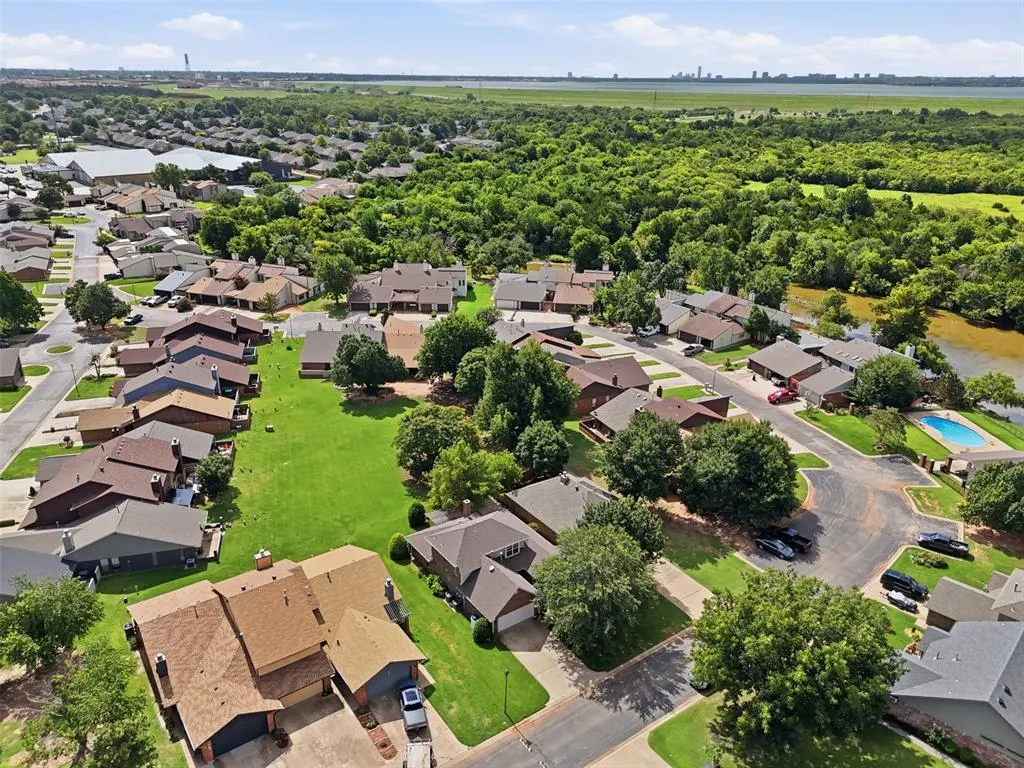 Photo 37 — 4737 Hemlock Circle, Oklahoma City, OK 73162