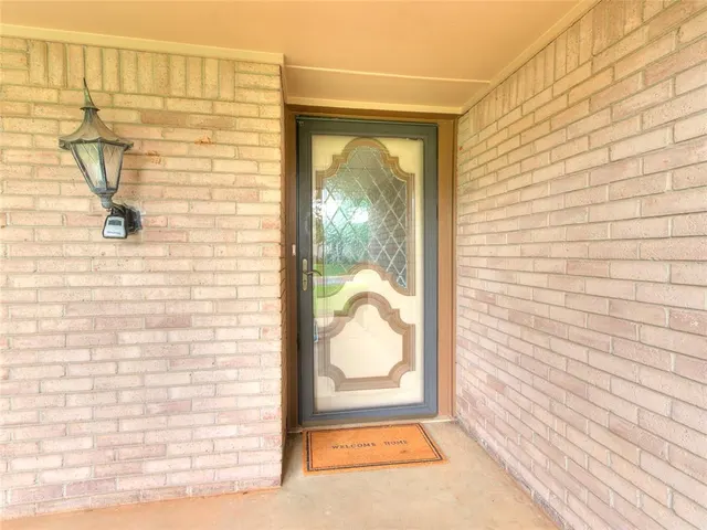Photo 3 — 106 N Trail Ridge Road, Edmond, OK 73012