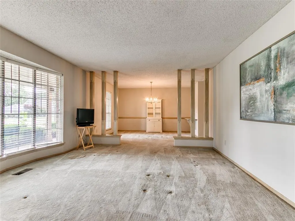 Photo 5 — 106 N Trail Ridge Road, Edmond, OK 73012