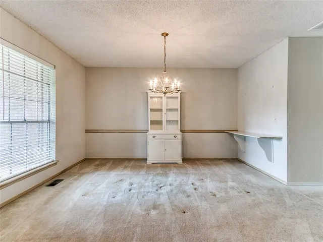 Photo 6 — 106 N Trail Ridge Road, Edmond, OK 73012