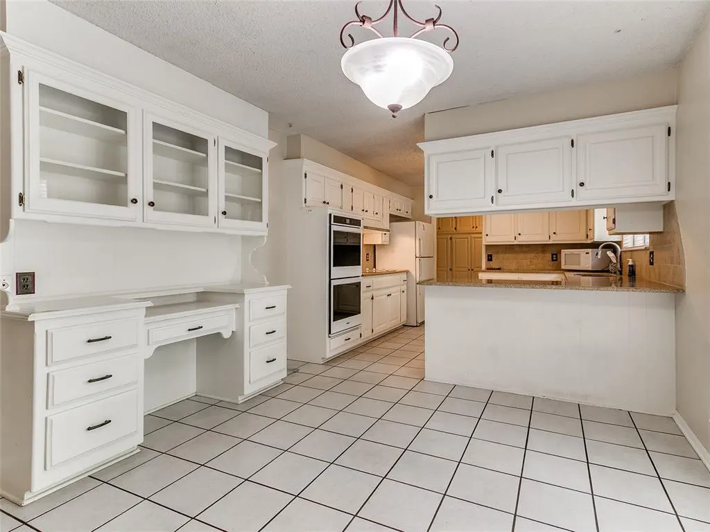 Photo 16 — 106 N Trail Ridge Road, Edmond, OK 73012