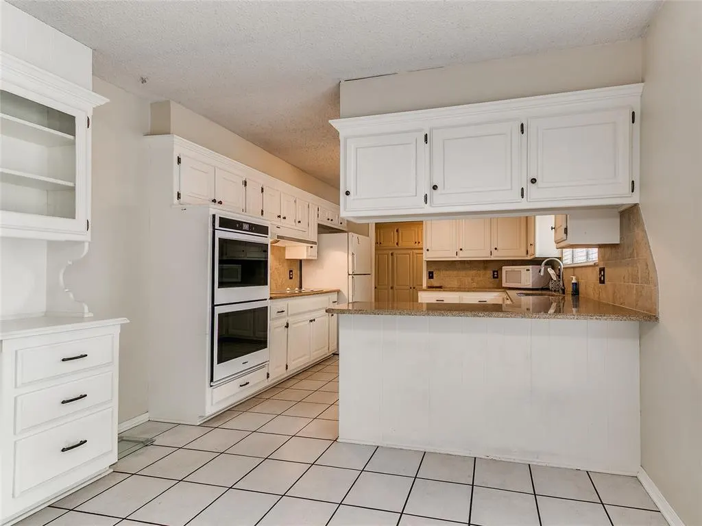 Photo 18 — 106 N Trail Ridge Road, Edmond, OK 73012