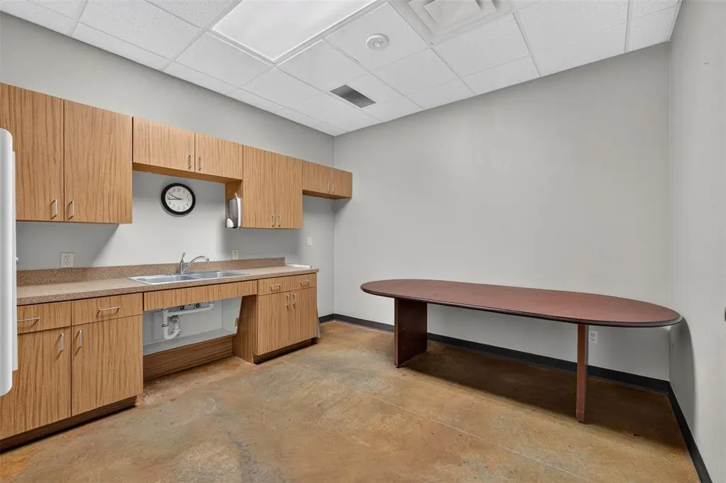 Photo 21 — 906 S Eastern Avenue, Elk City, OK 76344