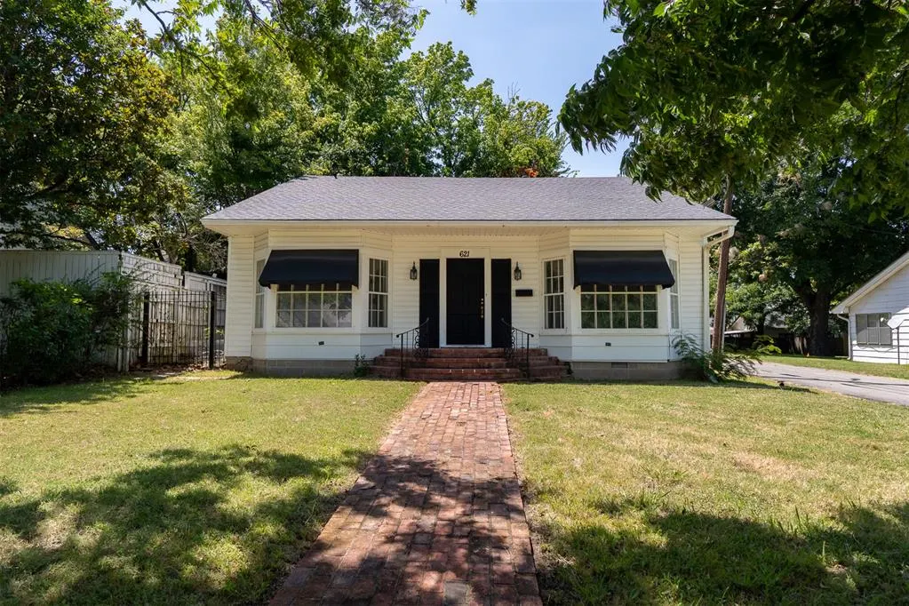Photo 4 — 621 S Broadway Avenue, Ada, OK 74820