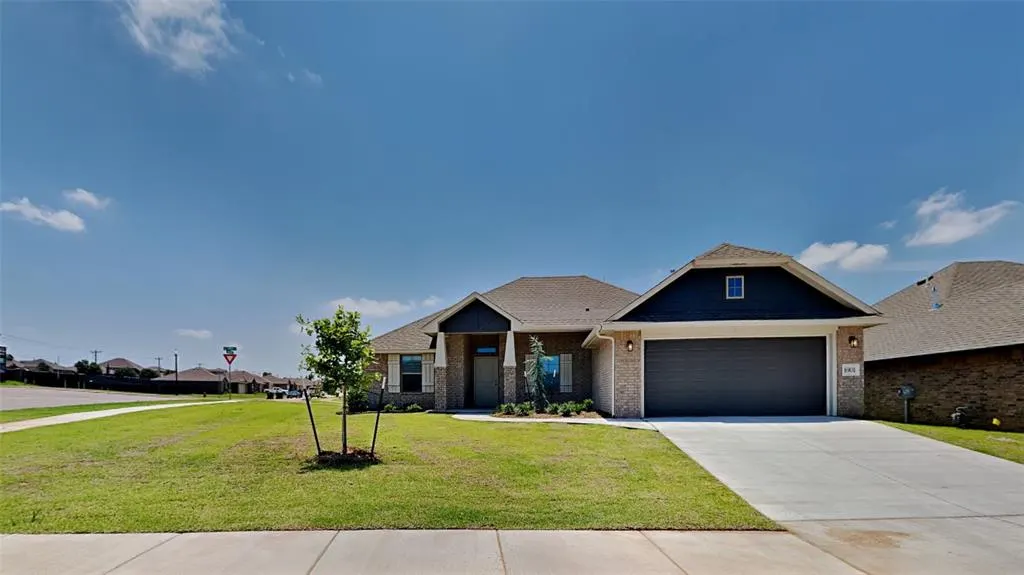 Photo 2 — 9901 Quarter Horse Trail, Yukon, OK 73099
