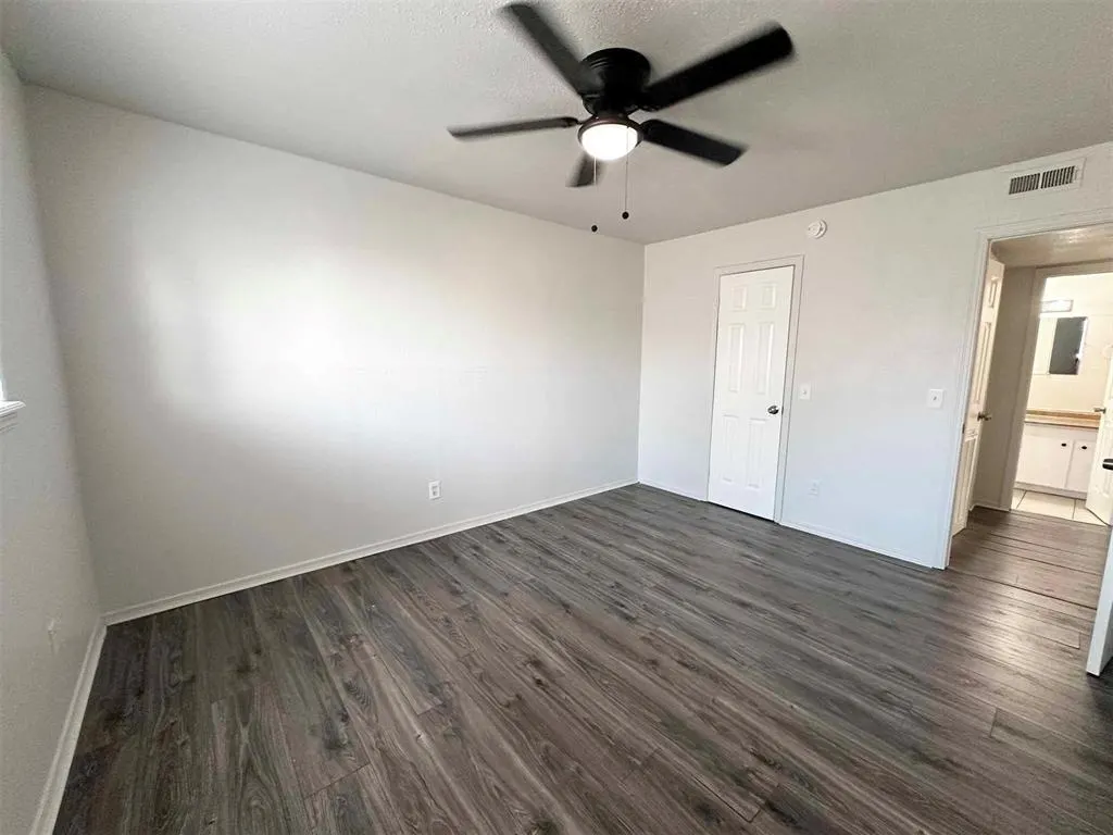 Photo 9 — 7317 Melrose Lane C, Oklahoma City, OK 73127