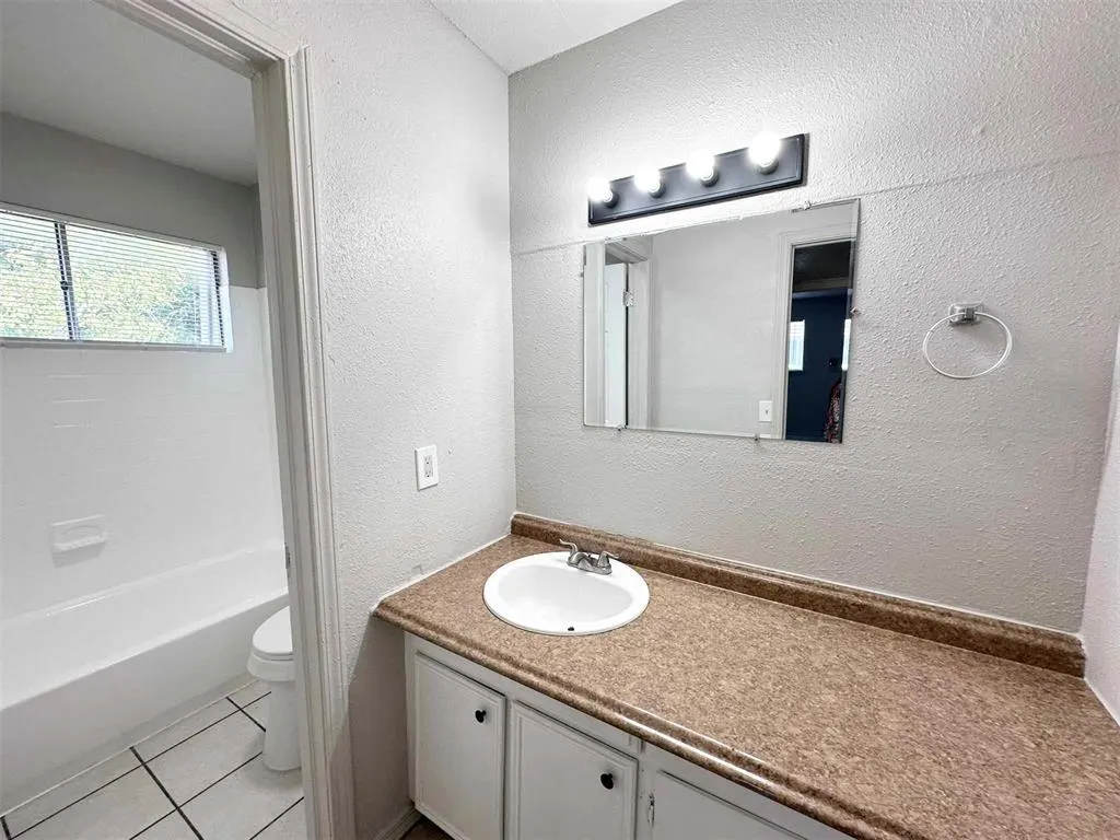 Photo 10 — 7317 Melrose Lane C, Oklahoma City, OK 73127