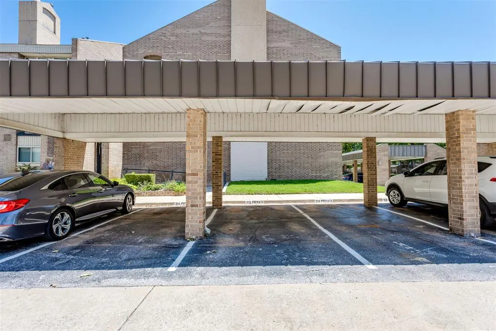 Photo 2 — 600 NW 4th Street 213N, Oklahoma City, OK 73102