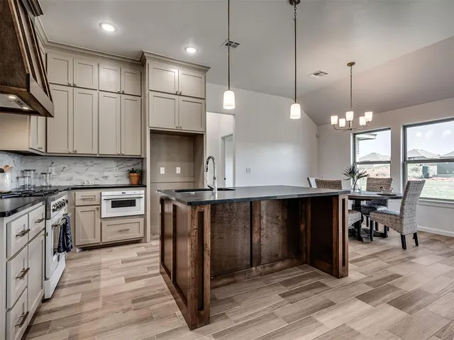 Photo 5 — 1113 Wisteria Way, Noble, OK 73068