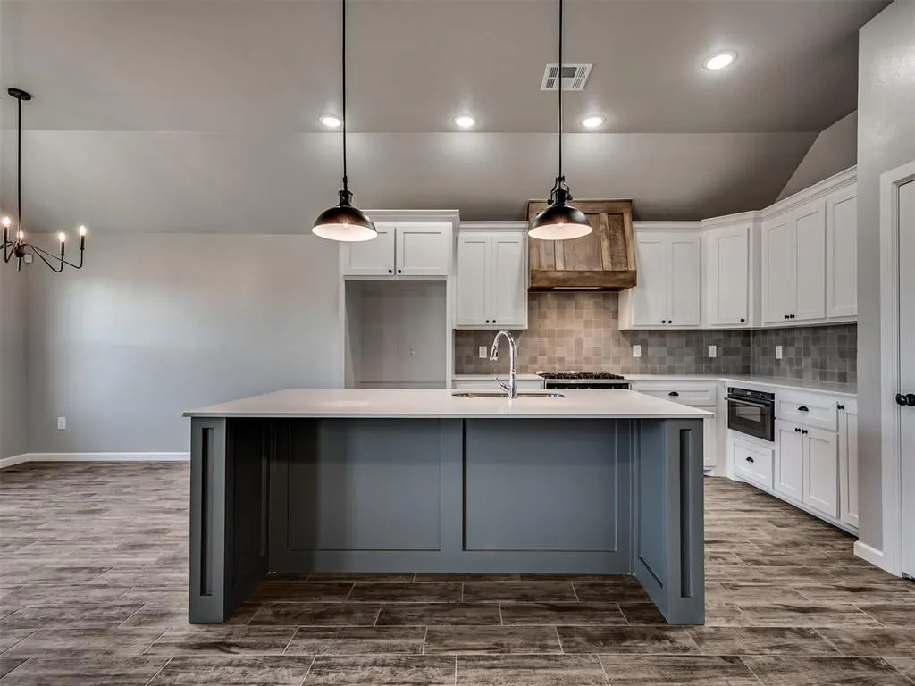 Photo 6 — 1111 Wisteria Way, Noble, OK 73068
