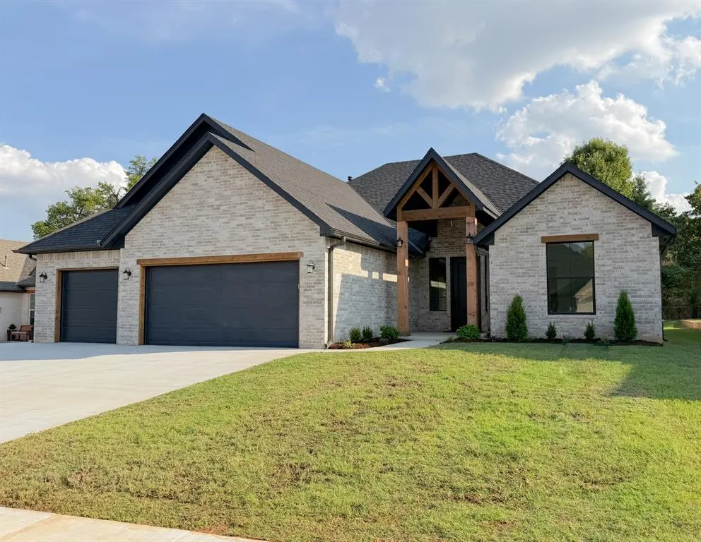 Front exterior — 10036 Primrose Lane, Midwest City, OK 73130