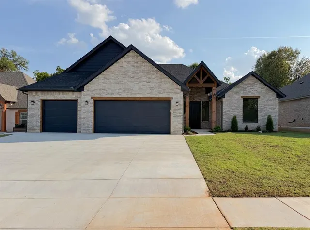 Photo 2 — 10036 Primrose Lane, Midwest City, OK 73130