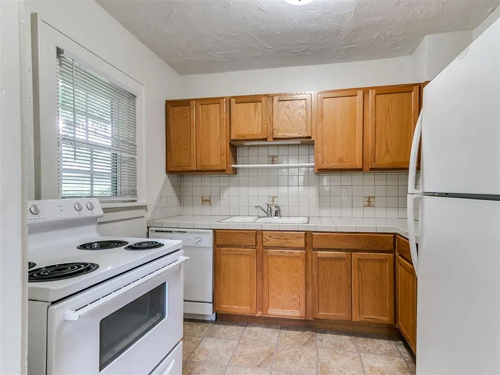 Photo 16 — 2837 NW 18th Street, Oklahoma City, OK 73107