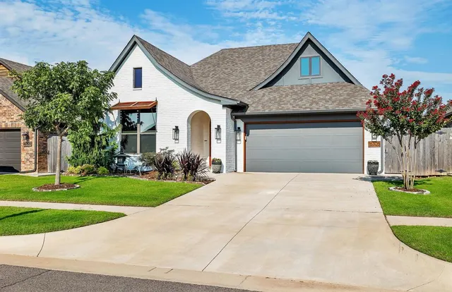 Photo 2 — 16305 Rangeland Drive, Oklahoma City, OK 73170