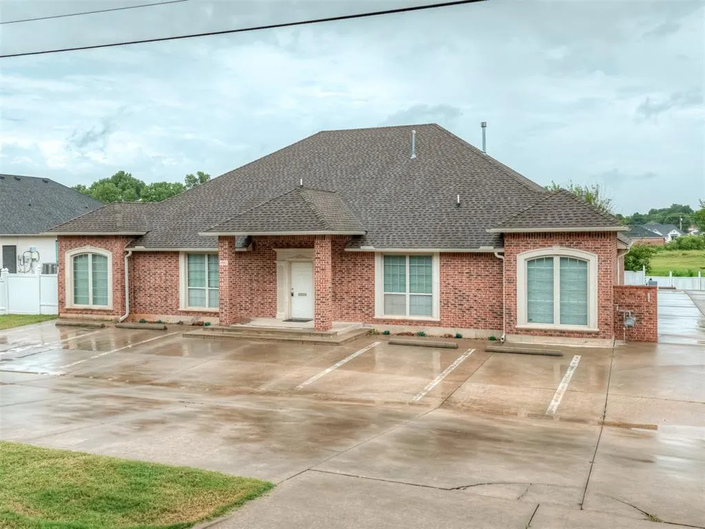 Front exterior — 10061 SE 14th Street, Oklahoma City, OK 73130