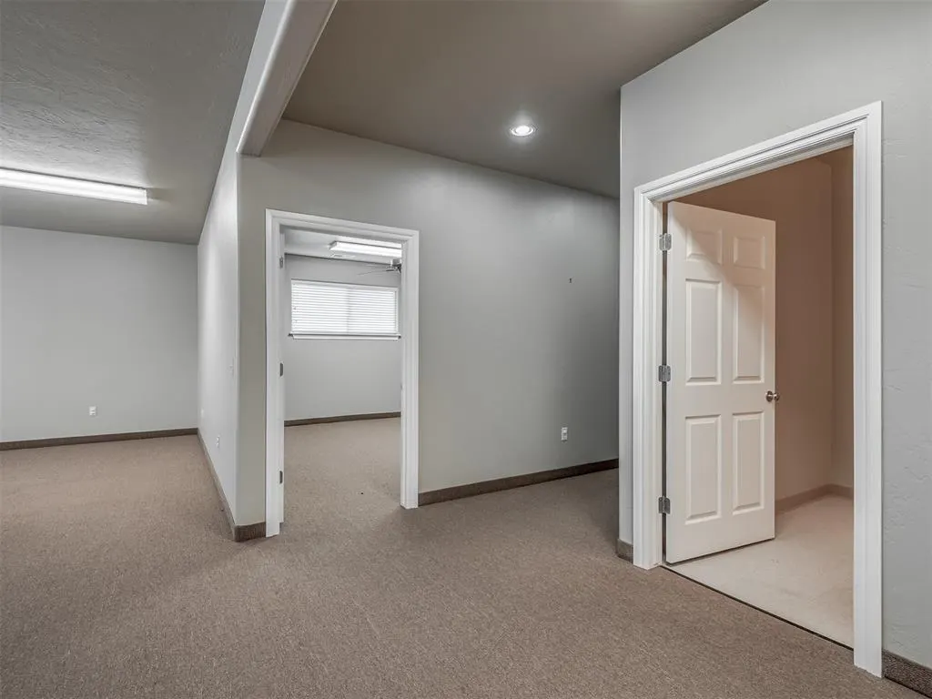 Photo 9 — 10061 SE 14th Street, Oklahoma City, OK 73130