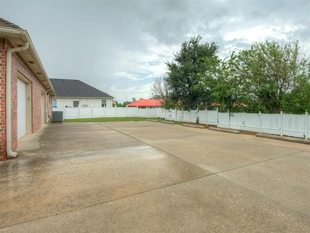 Photo 24 — 10061 SE 14th Street, Oklahoma City, OK 73130