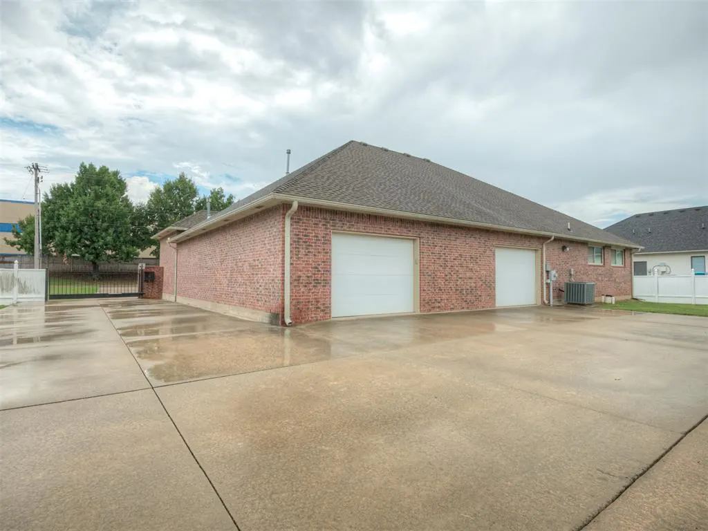 Photo 25 — 10061 SE 14th Street, Oklahoma City, OK 73130