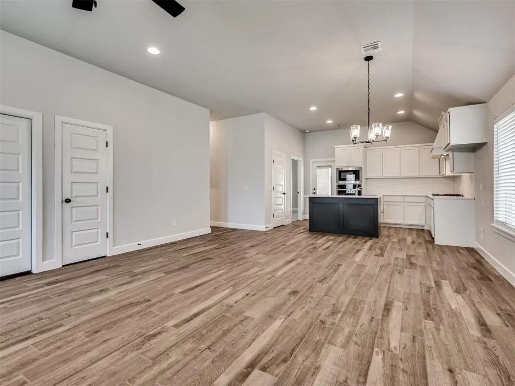 Photo 10 — 9316 NW NW 143rd Street, Yukon, OK 73099