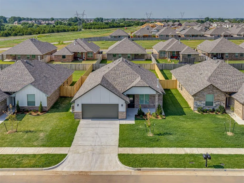 Photo 39 — 9316 NW NW 143rd Street, Yukon, OK 73099