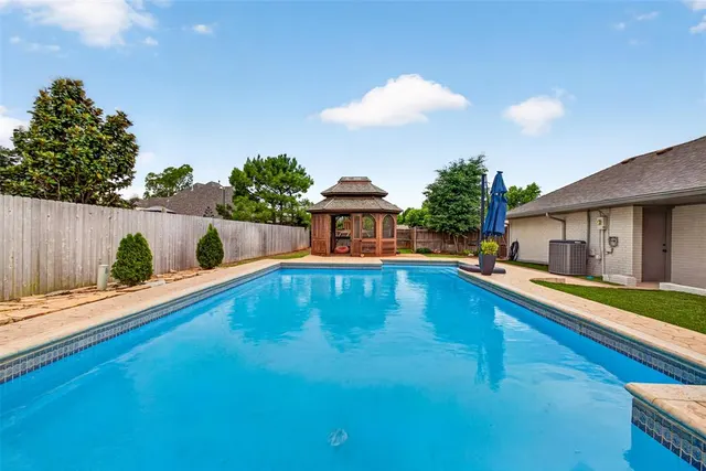 Photo 4 — 3116 Lamp Post Lane, Oklahoma City, OK 73120