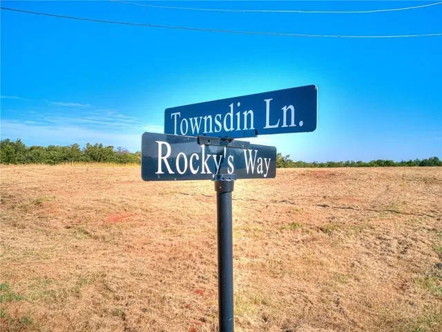 Photo 2 — 13745 Rockys Way, Arcadia, OK 73007