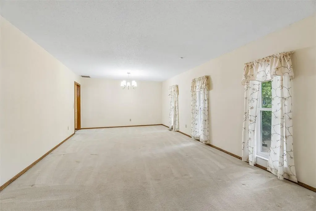 Photo 6 — 8328 NW 25th Street, Bethany, OK 73008