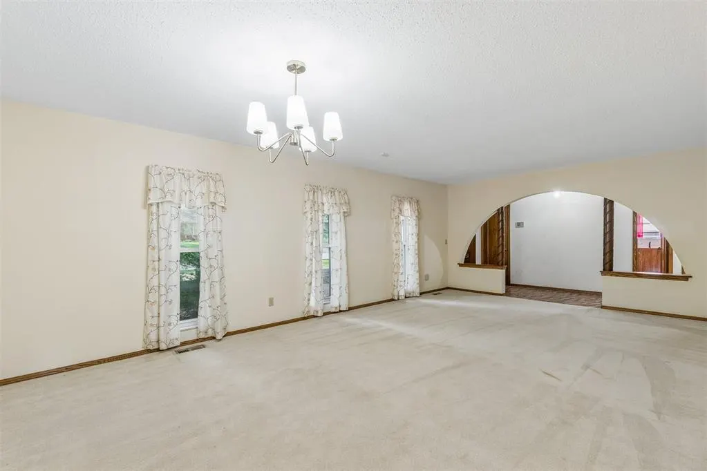 Photo 8 — 8328 NW 25th Street, Bethany, OK 73008