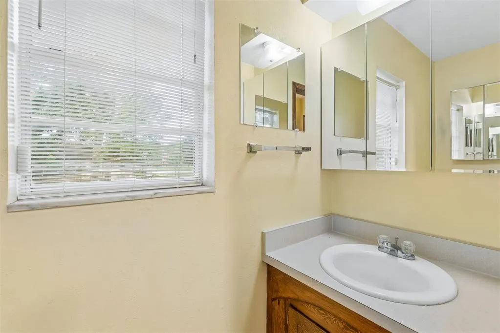 Photo 32 — 8328 NW 25th Street, Bethany, OK 73008