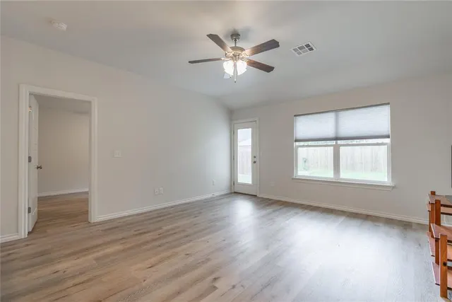 Photo 5 — 940 NE 30th Street, Oklahoma City, OK 73105